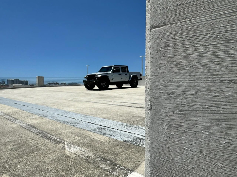 2023 Jeep JT Gladiator - Image 3 of 31