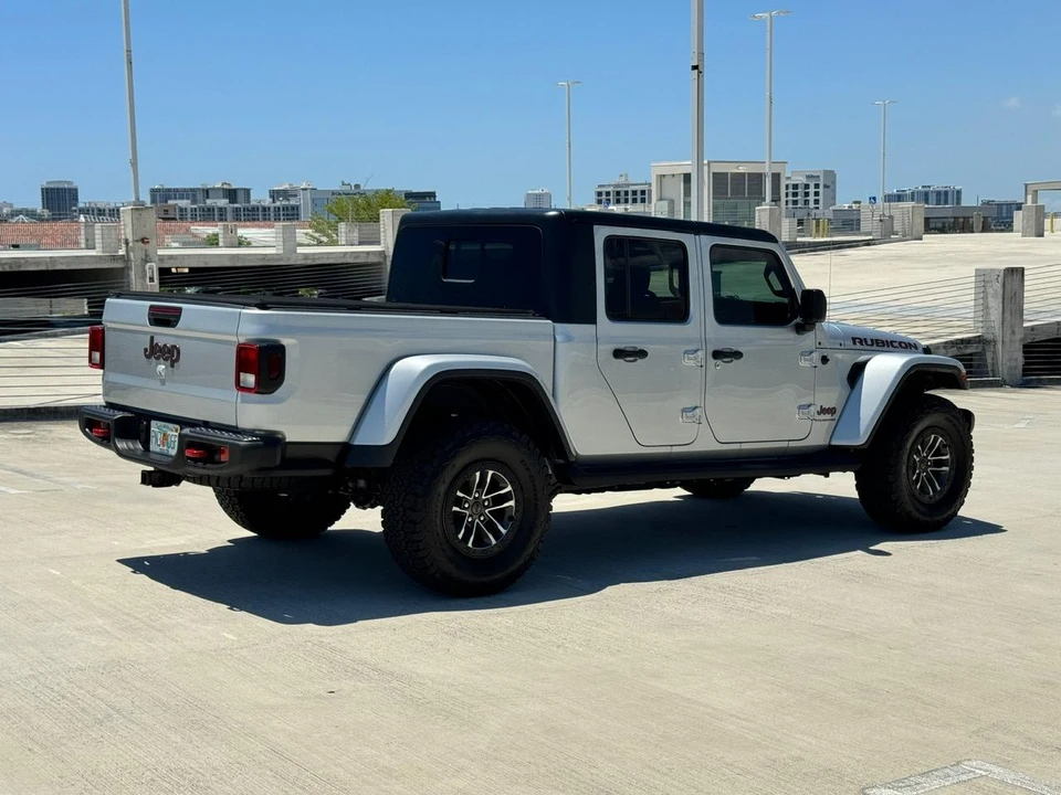 2023 Jeep JT Gladiator - Image 21 of 31