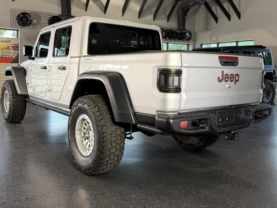 2023 Jeep JT Gladiator - Image 11 of 31