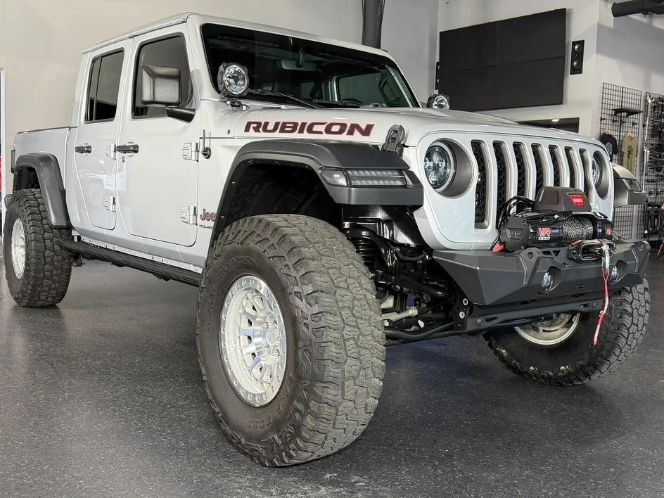 2023 Jeep JT Gladiator - Image 2 of 31