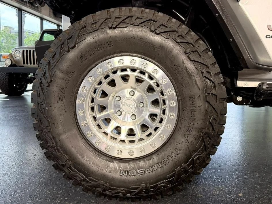 2023 Jeep JT Gladiator - Image 26 of 31