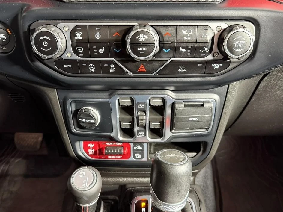 2023 Jeep JT Gladiator - Image 24 of 31