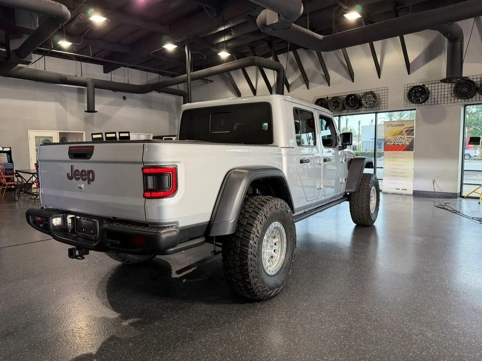 2023 Jeep JT Gladiator - Image 30 of 31