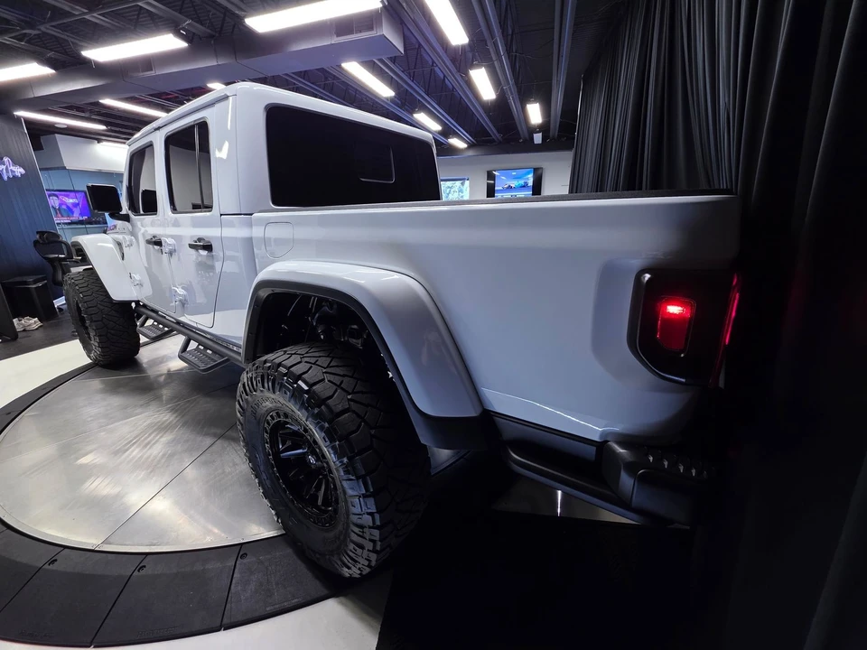 2023 Jeep JT Gladiator - Image 12 of 21