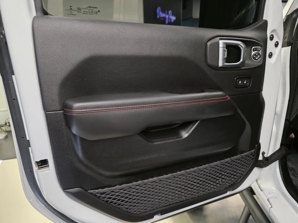 2023 Jeep JT Gladiator - Image 18 of 21