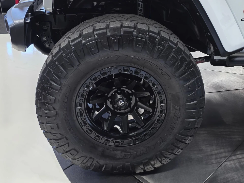 2023 Jeep JT Gladiator - Image 16 of 21