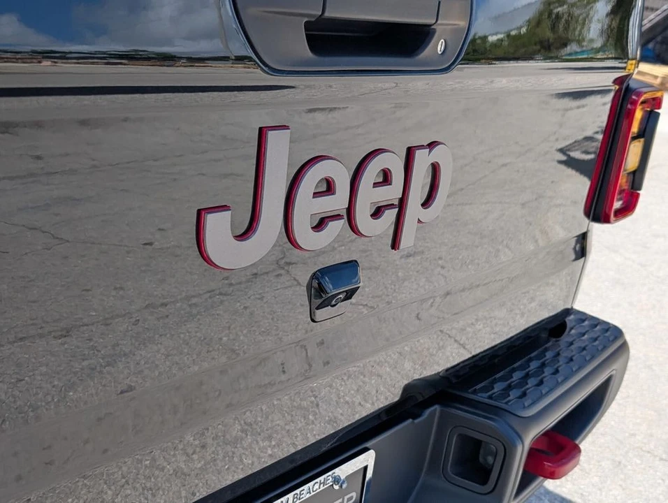 2023 Jeep JT Gladiator - Image 16 of 21