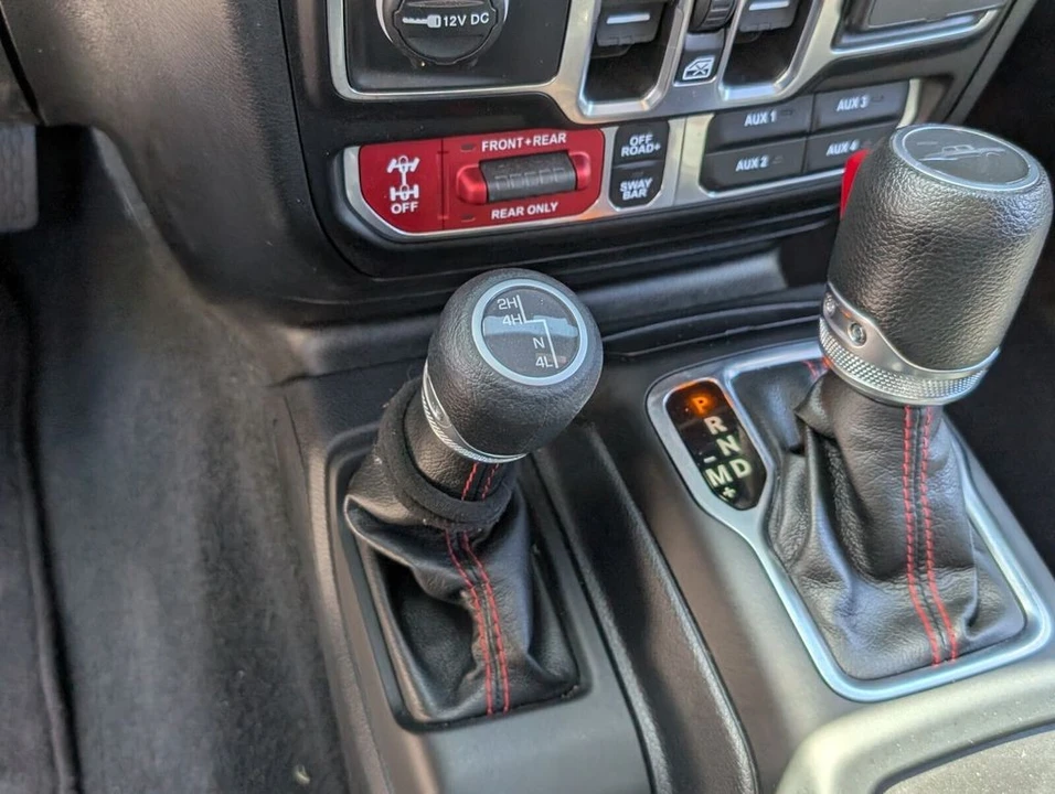 2023 Jeep JT Gladiator - Image 25 of 30