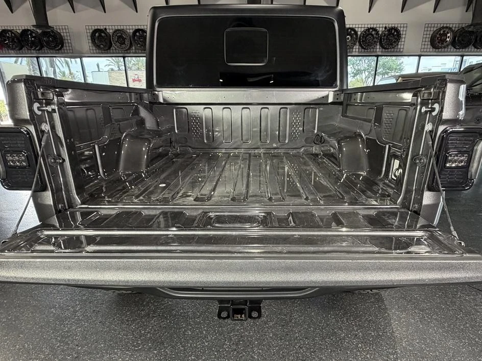 2023 Jeep JT Gladiator - Image 13 of 31