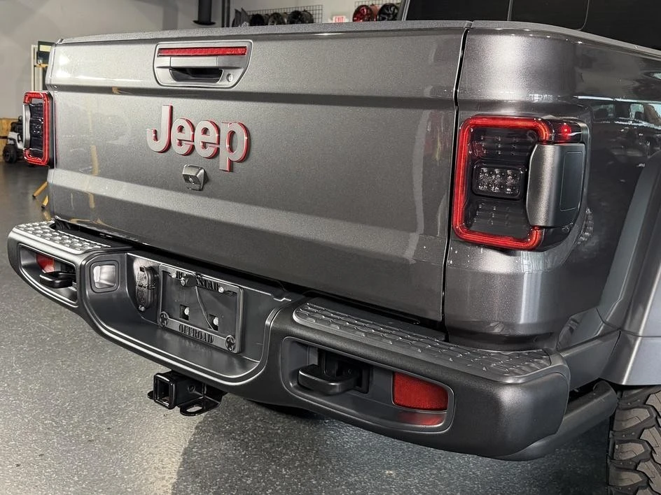 2023 Jeep JT Gladiator - Image 14 of 31