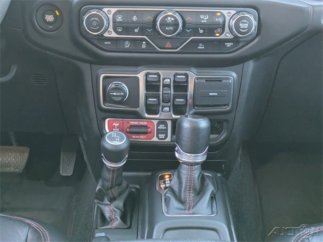 2023 Jeep JT Gladiator - Image 19 of 21