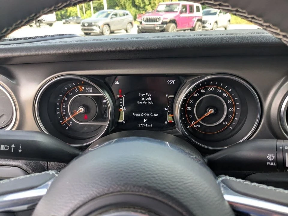 2023 Jeep JT Gladiator - Image 13 of 19