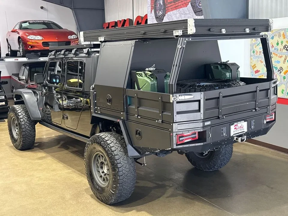 2023 Jeep JT Gladiator - Image 15 of 18