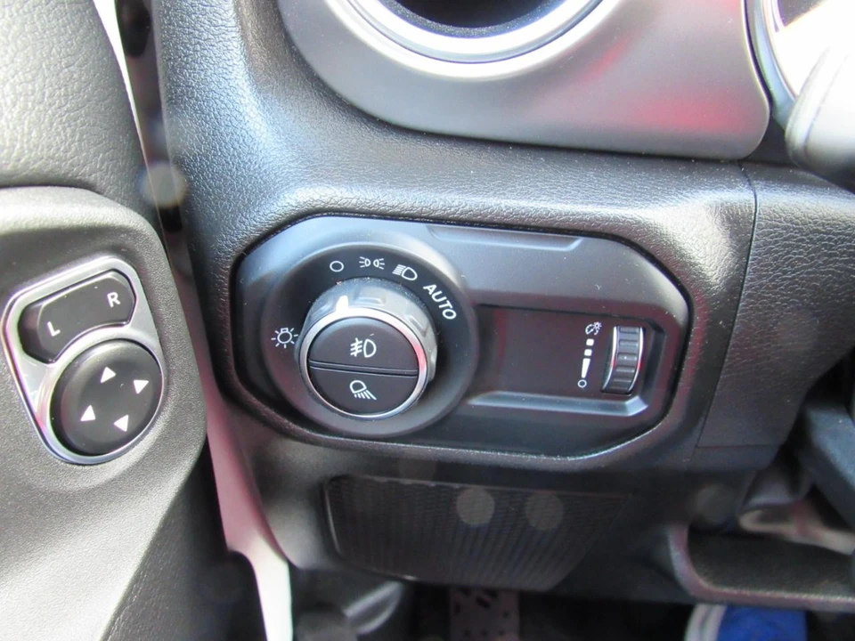 2023 Jeep JT Gladiator - Image 19 of 31