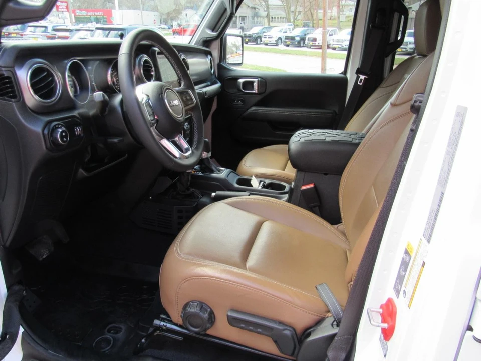 2023 Jeep JT Gladiator - Image 15 of 31