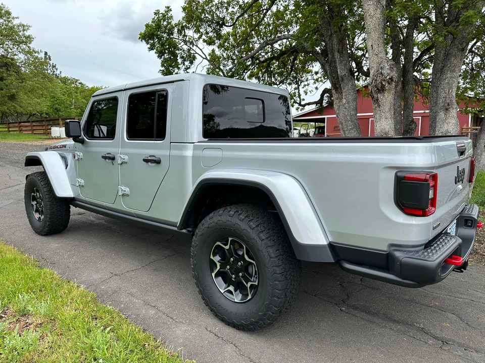 2023 Jeep JT Gladiator - Image 9 of 31