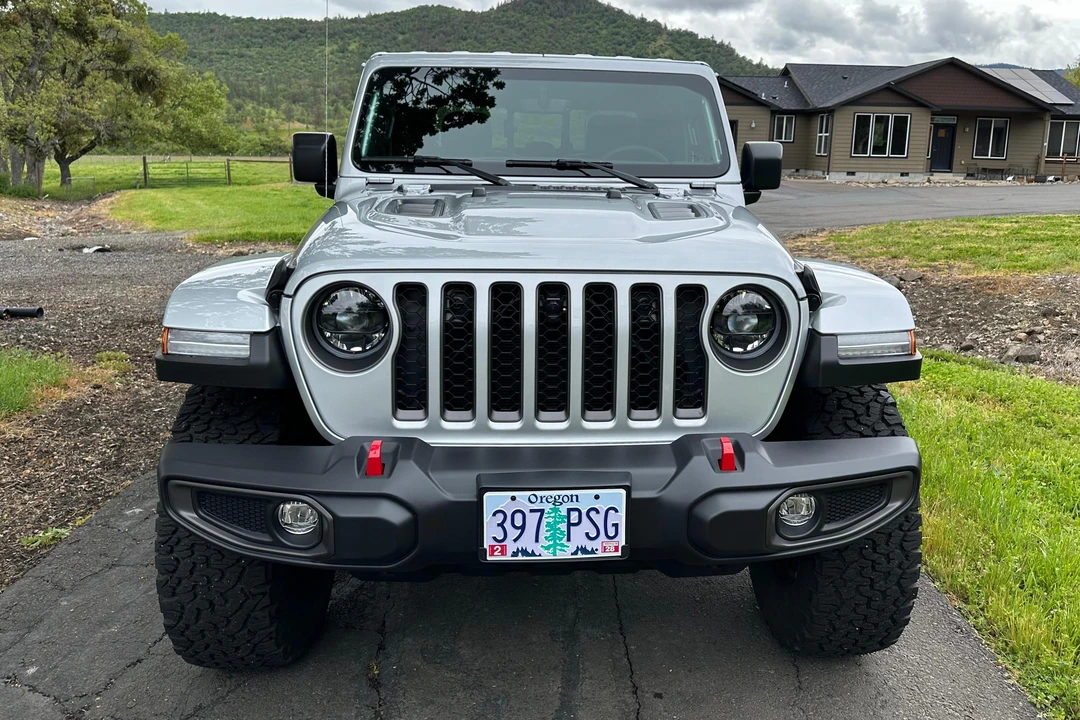 2023 Jeep JT Gladiator - Image 2 of 31