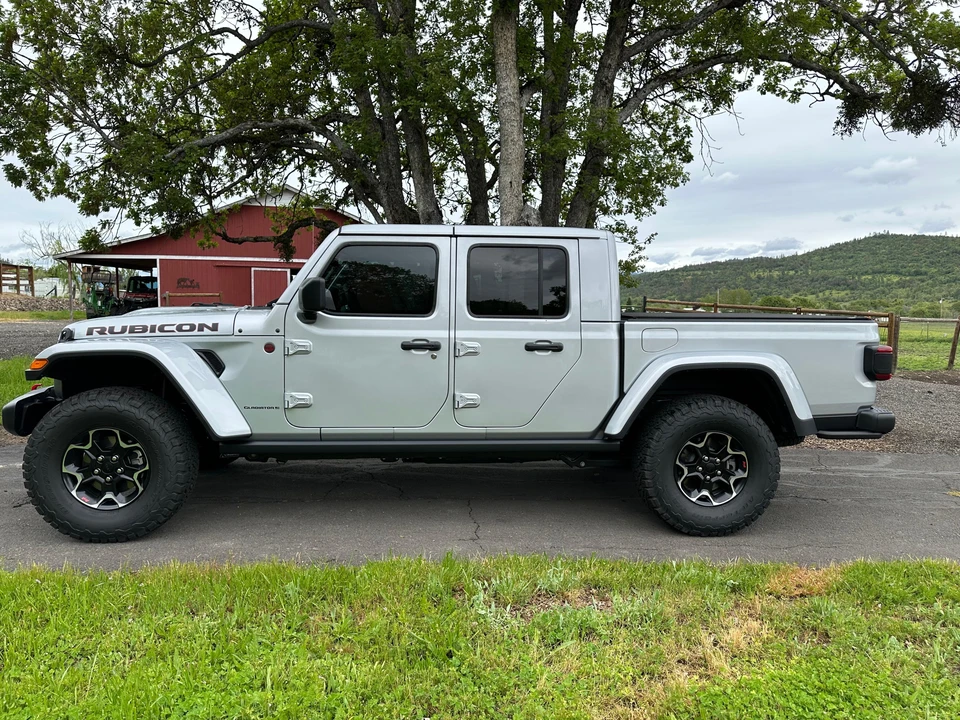 2023 Jeep JT Gladiator - Image 8 of 31