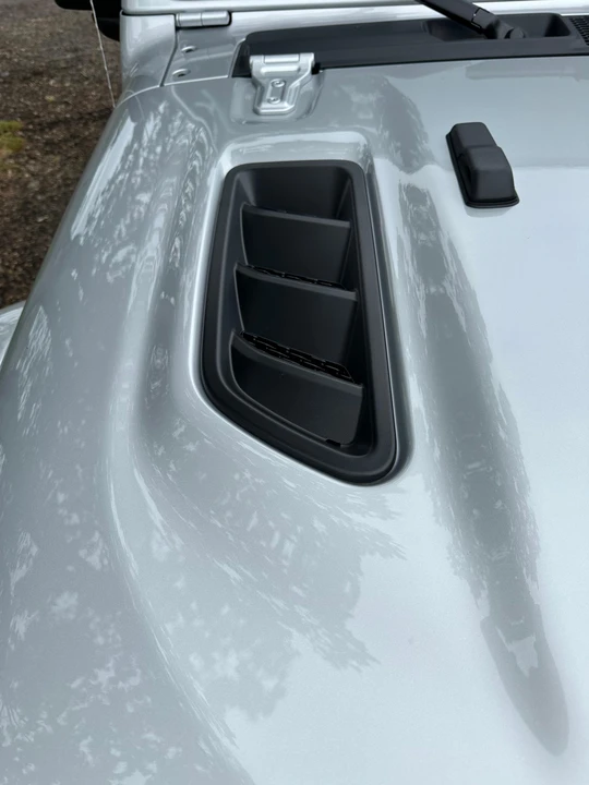 2023 Jeep JT Gladiator - Image 19 of 31