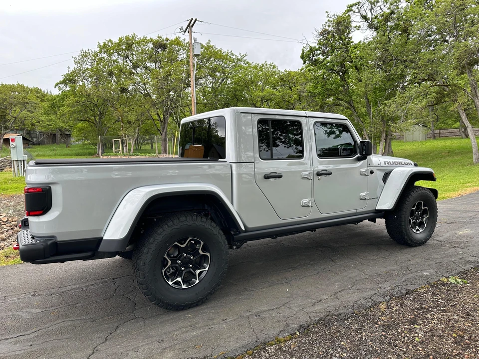 2023 Jeep JT Gladiator - Image 12 of 31