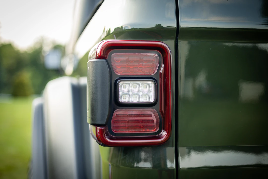 2023 Jeep JT Gladiator - Image 20 of 31