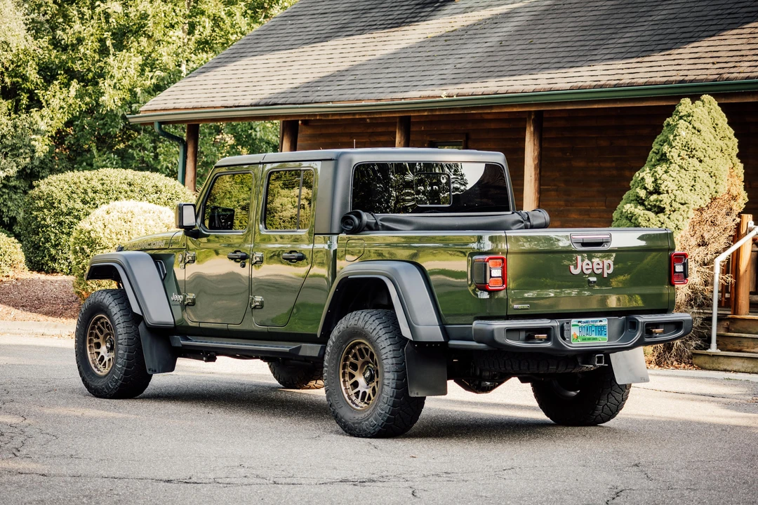 2023 Jeep JT Gladiator - Image 7 of 31