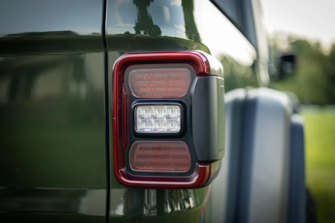 2023 Jeep JT Gladiator - Image 25 of 31