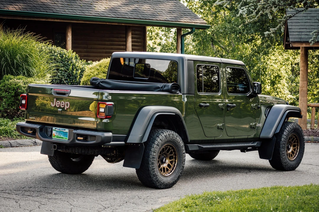 2023 Jeep JT Gladiator - Image 4 of 31