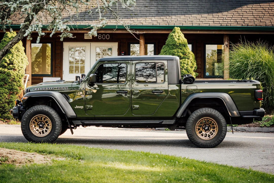 2023 Jeep JT Gladiator - Image 3 of 31