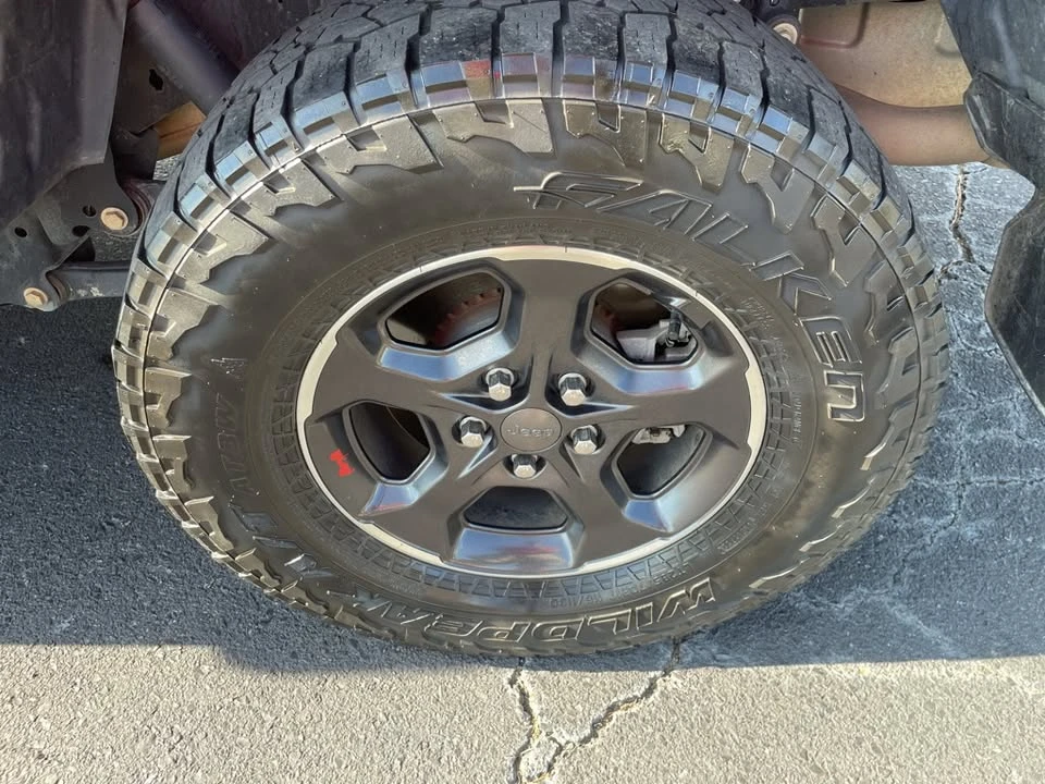 2023 Jeep JT Gladiator - Image 18 of 19