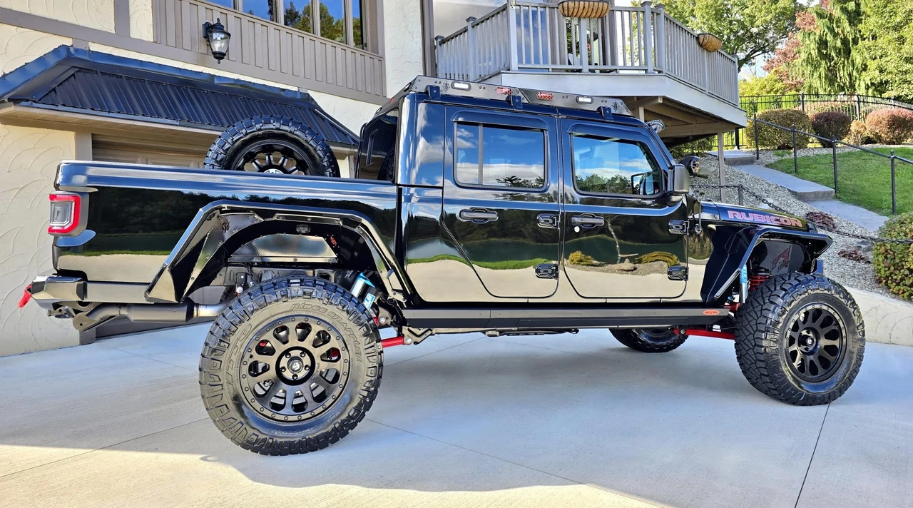2023 Jeep JT Gladiator - Image 11 of 31