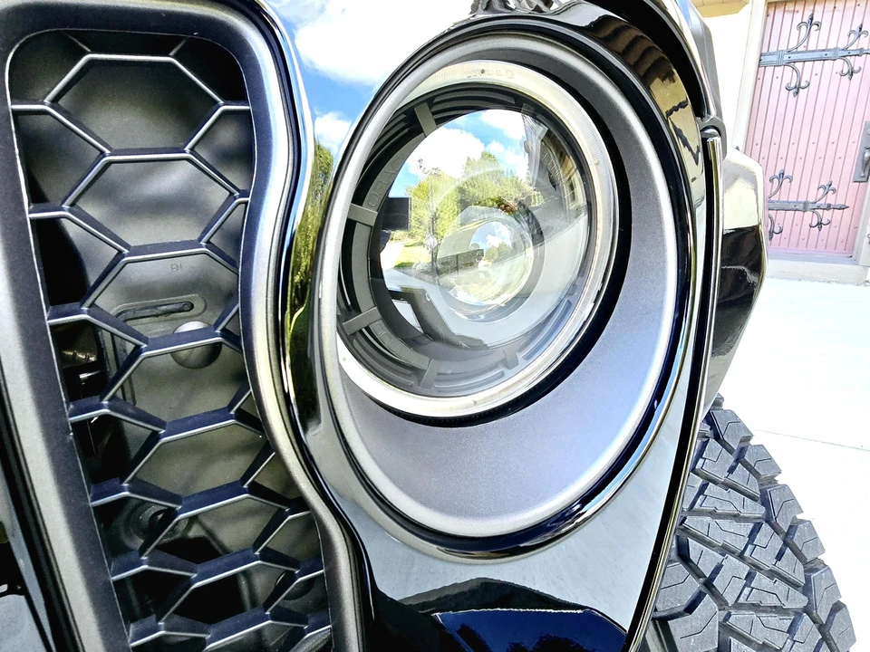 2023 Jeep JT Gladiator - Image 18 of 31