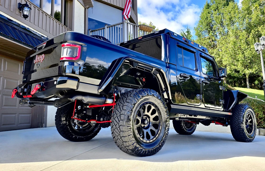 2023 Jeep JT Gladiator - Image 8 of 31