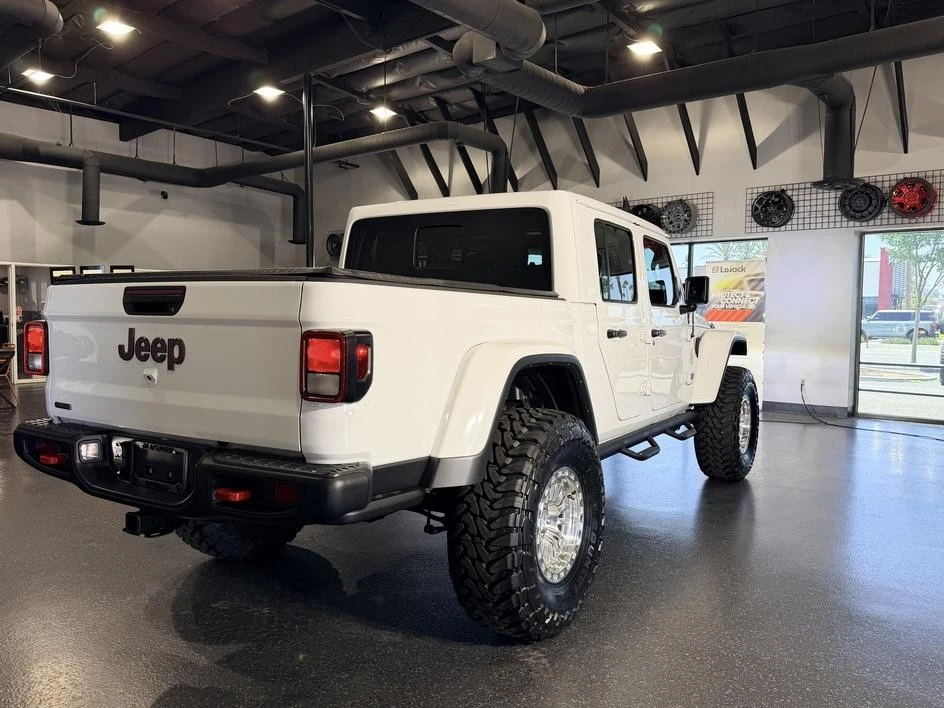 2023 Jeep JT Gladiator - Image 29 of 31