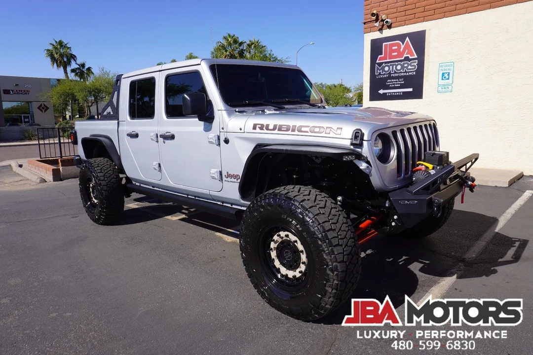 2023 Jeep - Image 2 of 12