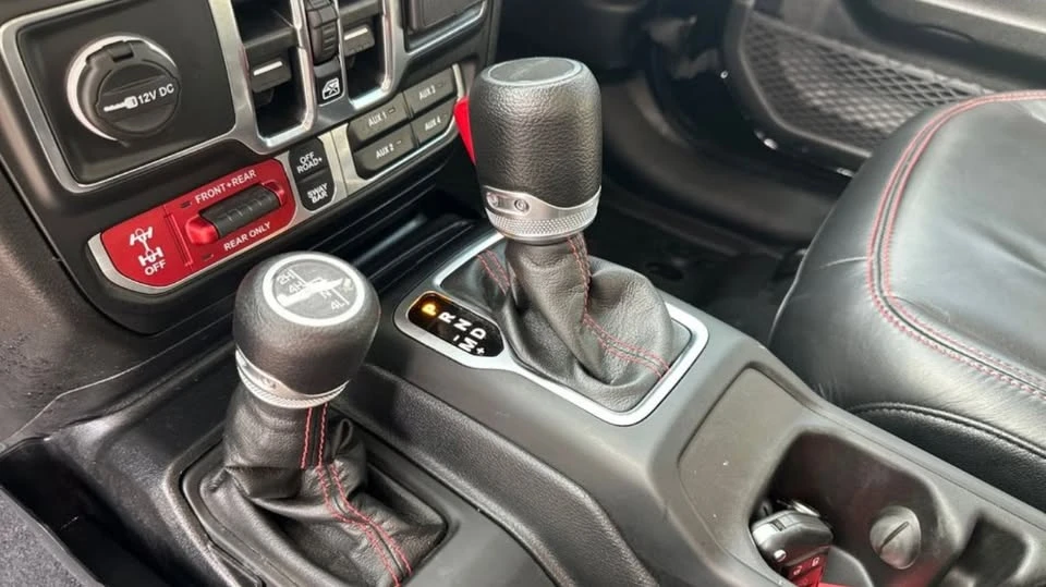 2023 Jeep JT Gladiator - Image 14 of 20