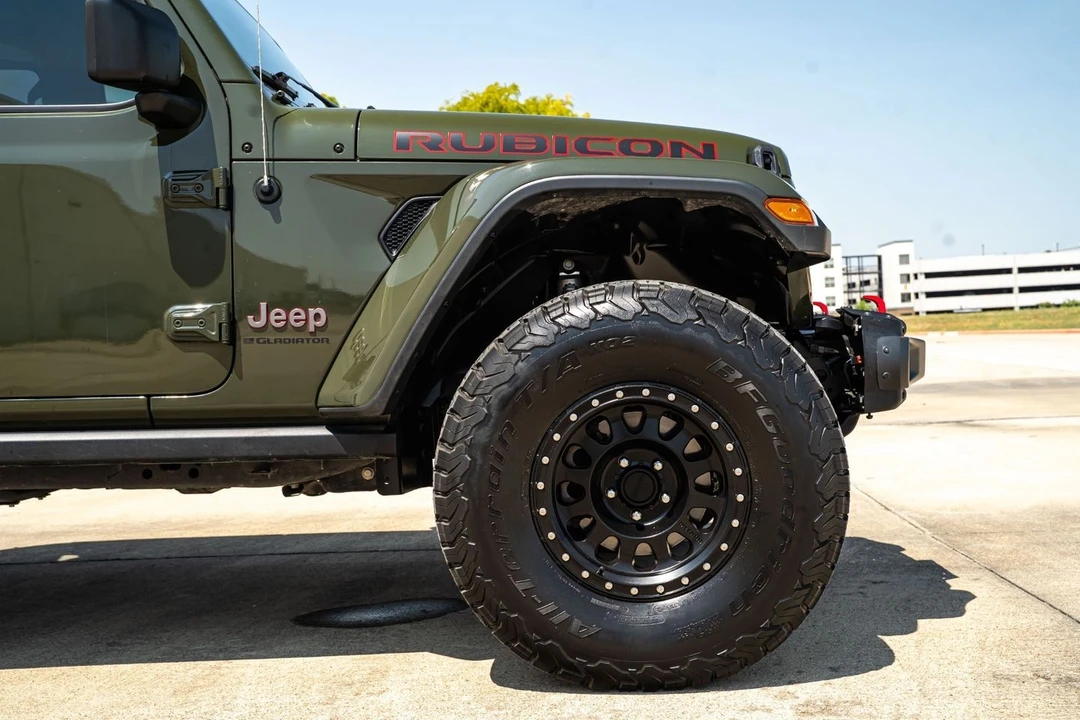 2023 Jeep JT Gladiator - Image 17 of 31