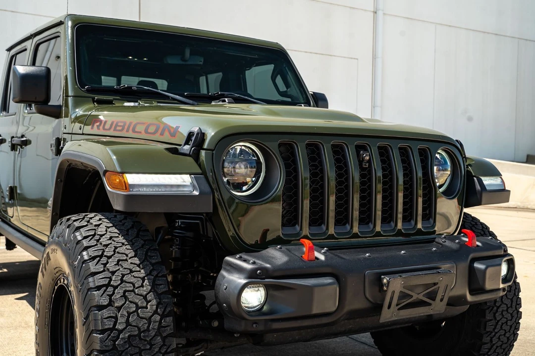 2023 Jeep JT Gladiator - Image 18 of 31