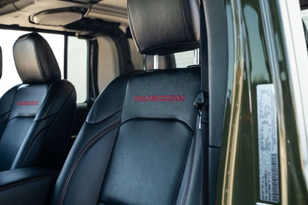 2023 Jeep JT Gladiator - Image 24 of 31