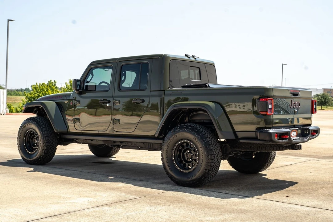 2023 Jeep JT Gladiator - Image 5 of 31