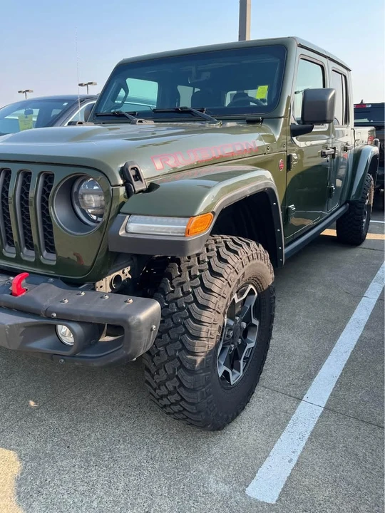 2023 Jeep JT Gladiator - Image 5 of 13