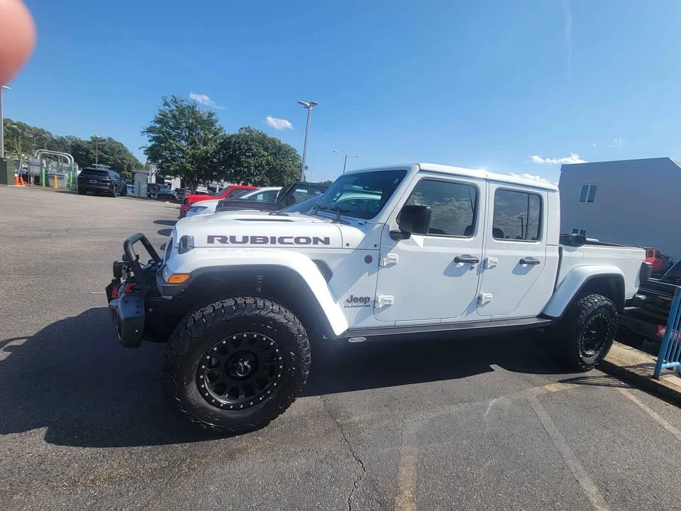 2023 Jeep JT Gladiator - Image 2 of 6