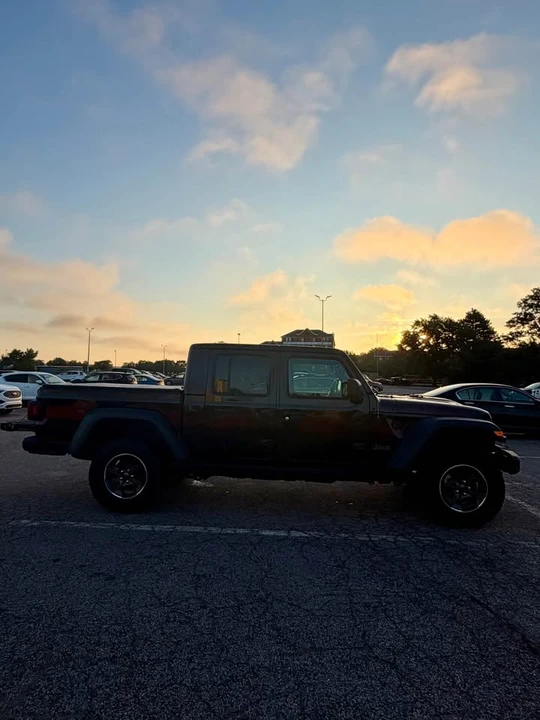 2023 Jeep JT Gladiator - Image 2 of 18