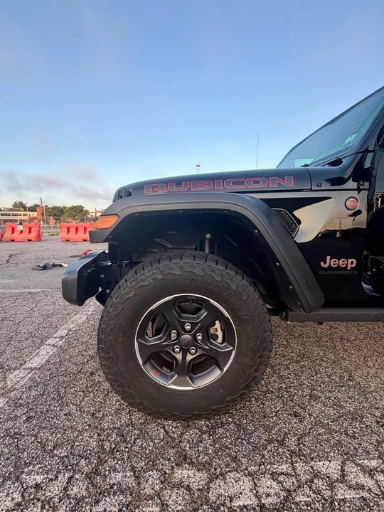 2023 Jeep JT Gladiator - Image 5 of 18