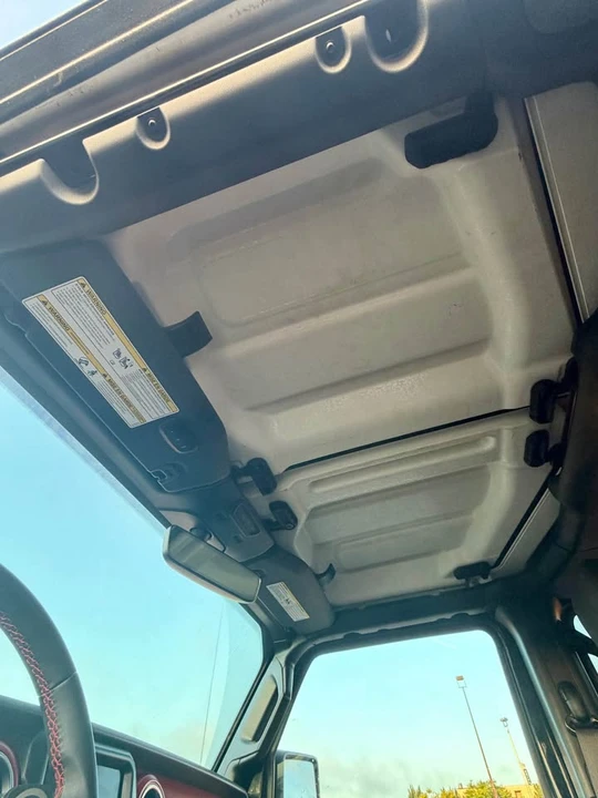 2023 Jeep JT Gladiator - Image 13 of 18