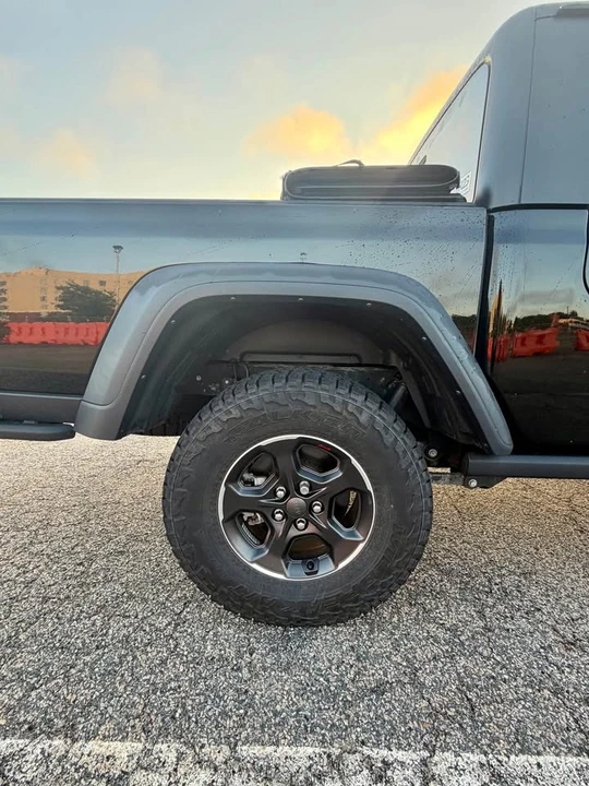 2023 Jeep JT Gladiator - Image 8 of 18