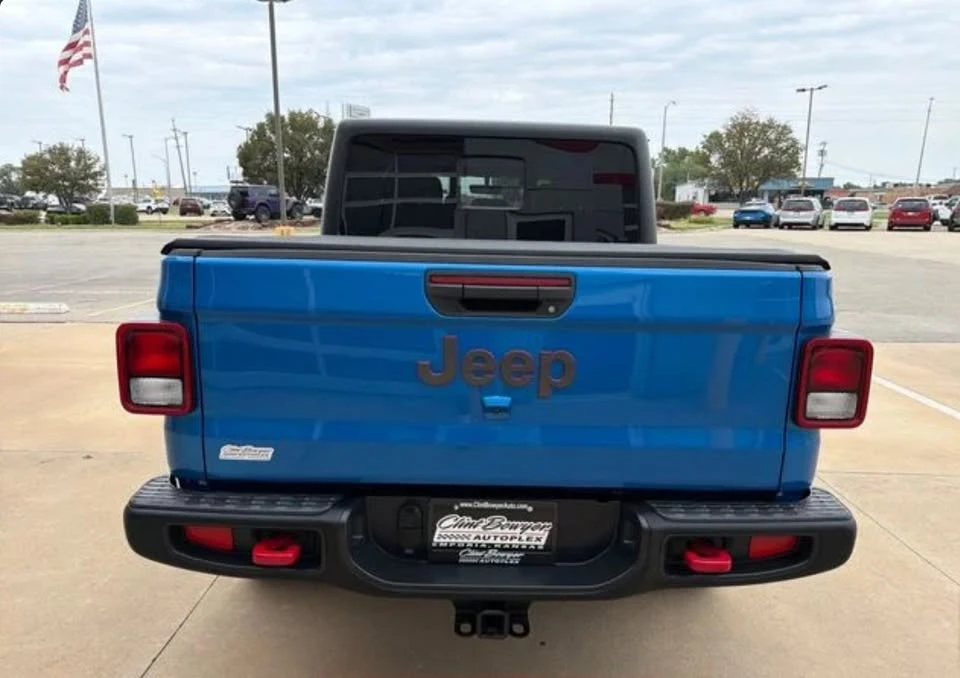 2023 Jeep JT Gladiator - Image 2 of 15