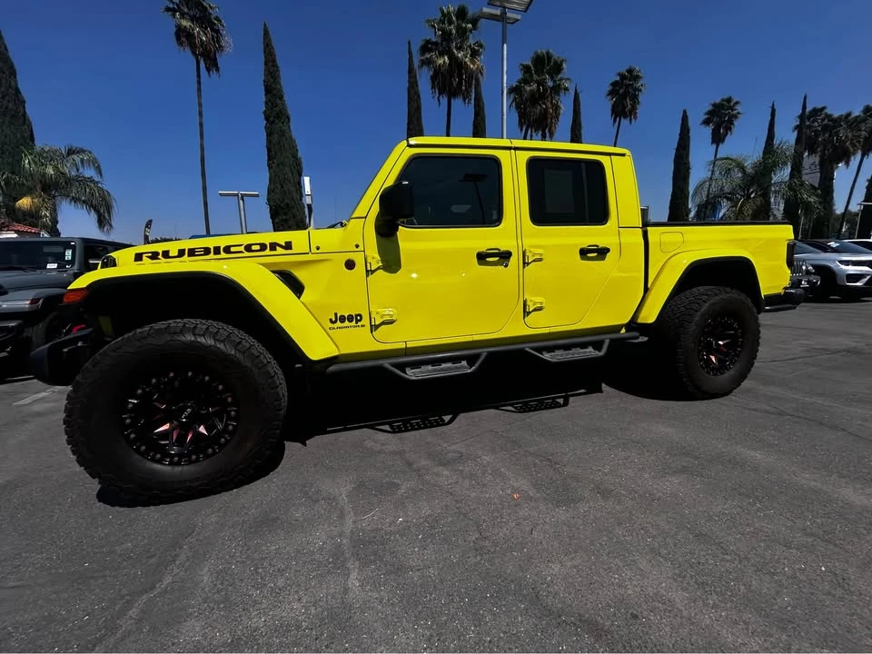 2023 Jeep JT Gladiator - Image 2 of 16