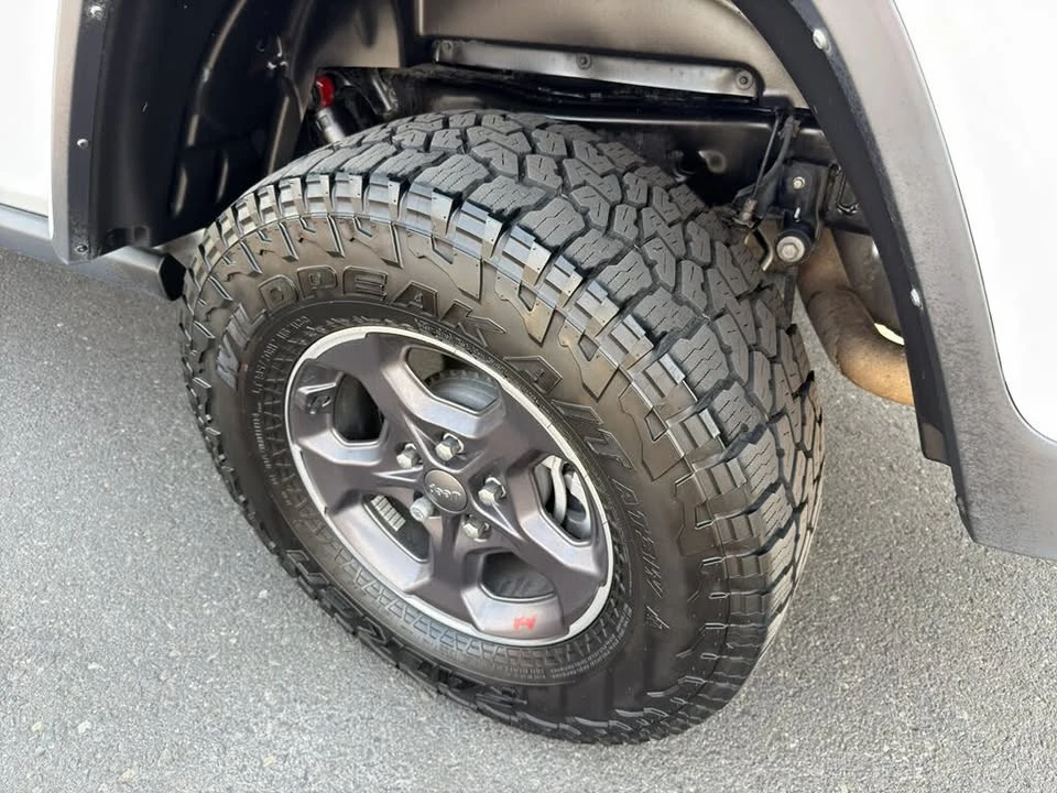 2023 Jeep JT Gladiator - Image 14 of 20