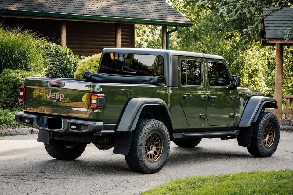 2023 Jeep JT Gladiator - Image 2 of 3